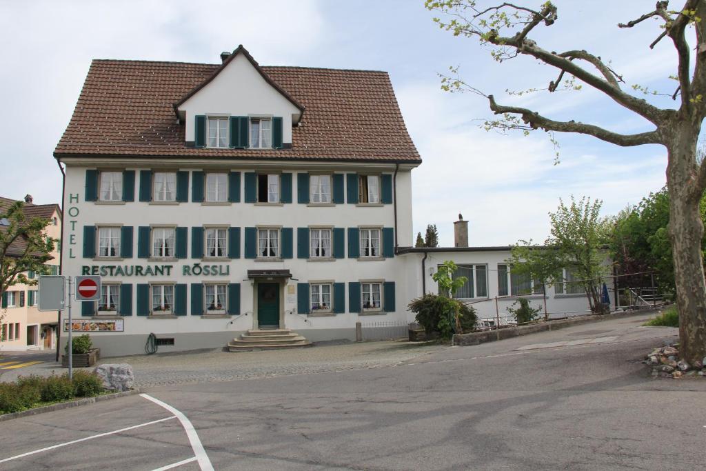 Hotel Restaurant Roessli Schönenberg Buitenkant foto