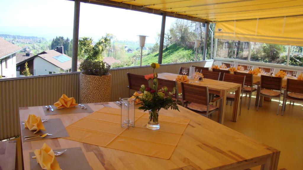 Hotel Restaurant Roessli Schönenberg Buitenkant foto