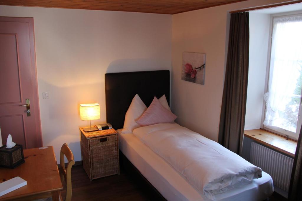 Hotel Restaurant Roessli Schönenberg Kamer foto